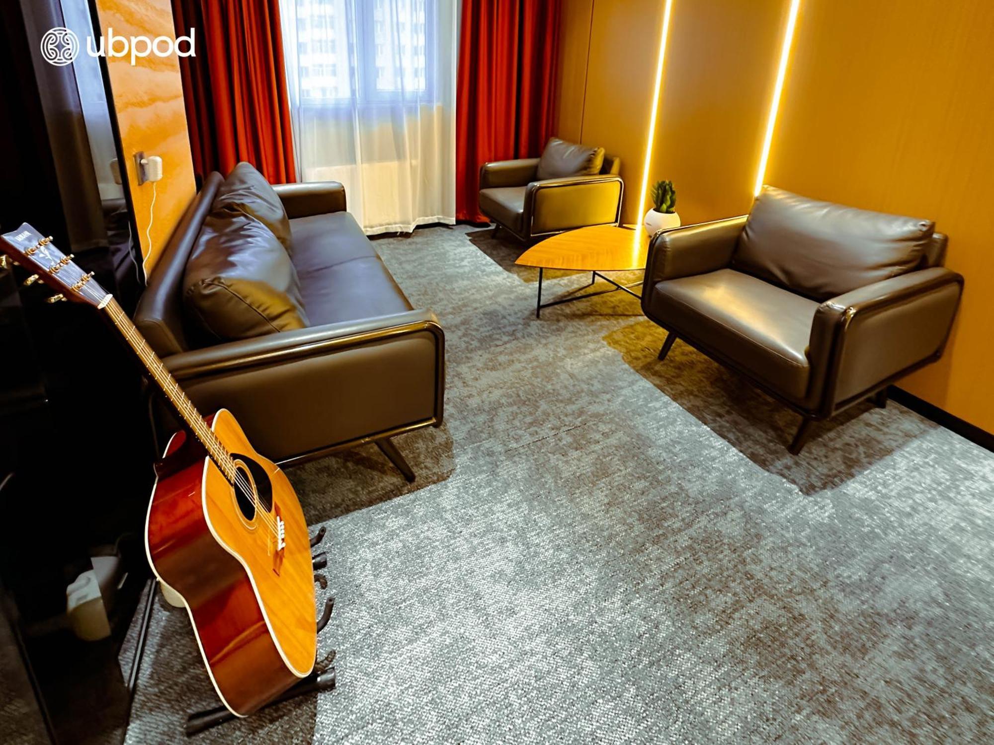 Ubpod- The First Capsule Hotel In Mongolia Ulaanbaatar Exterior foto